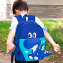 Mochila Escolar modelo DinoSharge para meninos + Kit Lancheira e Brinde