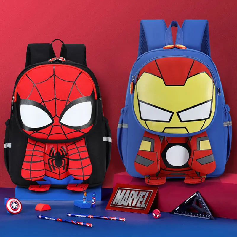 Mochila Escolar modelo Disney Marvel para meninos + Kit Lancheira e Brinde